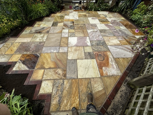 /images/services/landscaping3.jpeg